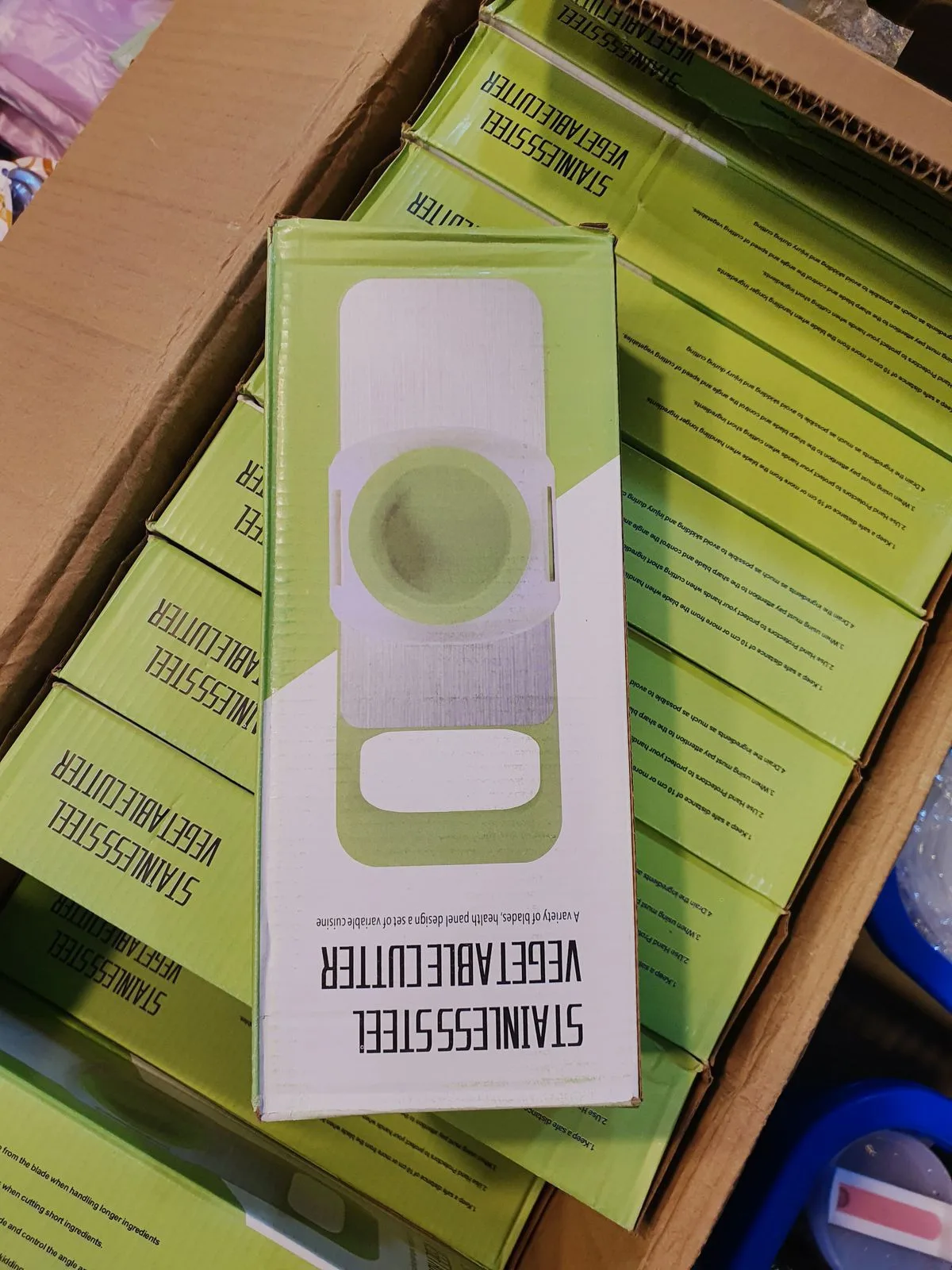 vegetable cutter with hand protector and 5 blade slicer set